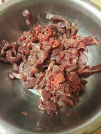 羊肉とネギの炒め物の作り方:1