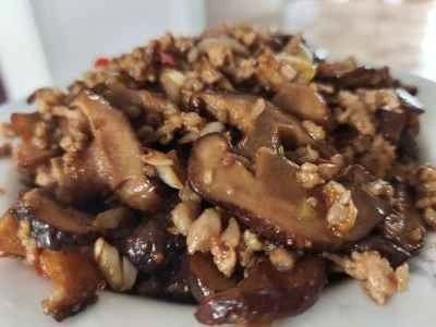 ひき肉とキノコの炒め物のレシピ