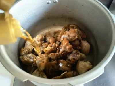 紹興酒で煮込んだ豚足の作り方：7