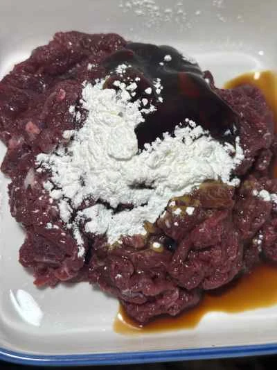 きゅうりの皮と牛肉の炒め物の作り方：3