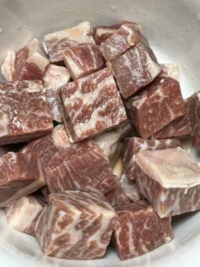 黒胡椒ビーフキューブのレシピ手順：2
