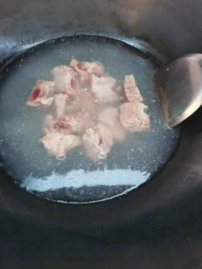 簡単煮込み豚スペアリブレシピ手順：1