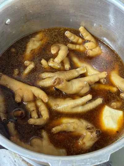 タロイモと鶏足のシチューの作り方：11