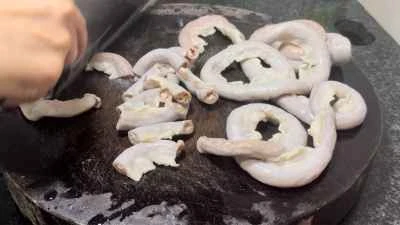 ニンニク風味の豚腸の作り方：6