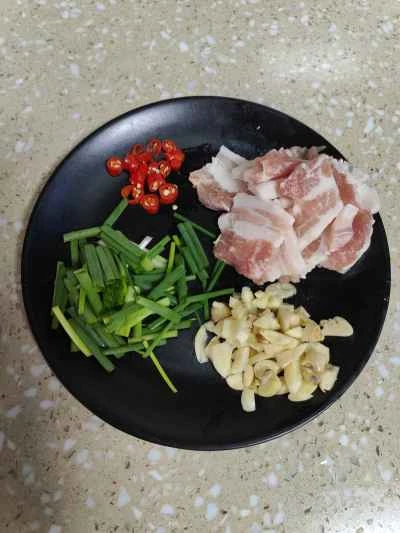 豚バラ肉とひょうたんの炒め物の作り方：2