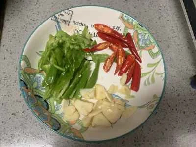 緑と赤ピーマンの豆腐を作る手順：2