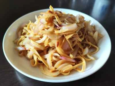 玉ねぎと豆腐の皮の炒め物の作り方:6