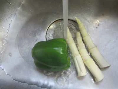 エビとピーマンとタケノコの炒め物の作り方：4