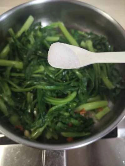 ロメインレタスと豚の皮の炒め物の作り方:5