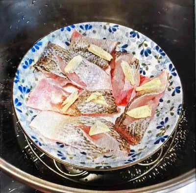 蒸しスズキの切り身のレシピ手順：4