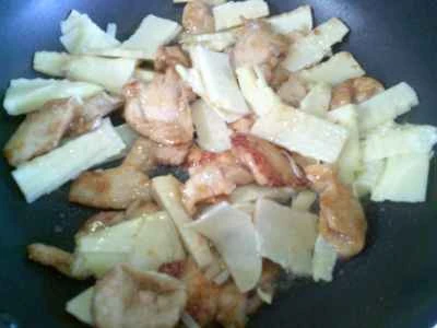 鶏胸肉と冬筍の炒め物の作り方：12
