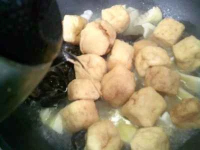 黒キクラゲ、塩豚、タケノコ、揚げ豆腐を使った煮豆腐の作り方：6