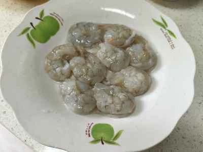 ブロッコリーとエビのサラダの作り方：1