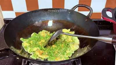 ササゲと卵の炒め物の作り方：5