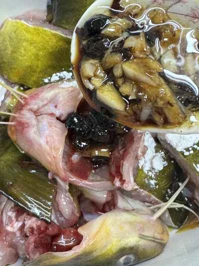 ニンニクと発酵黒豆で蒸した黄ナマズ：ステップ8