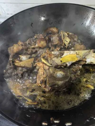 マスタードグリーンの塩漬け牛テール煮込みの作り方：5