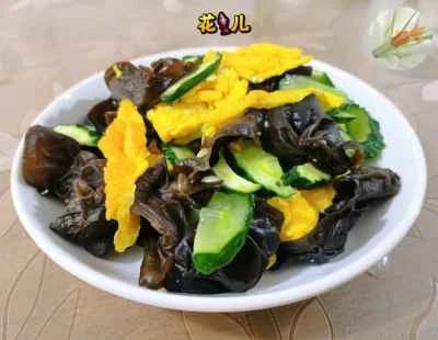 黒キクラゲ、卵、キュウリの炒め物