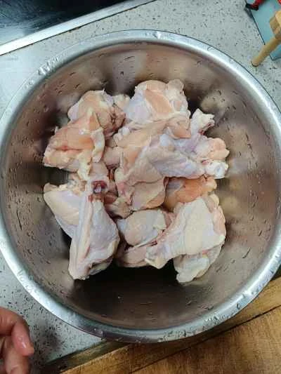 ネギ油で煮込んだ鶏肉の作り方：2