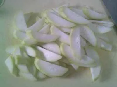 スイカの皮と夜咲きセレウスの炒め物の作り方：3