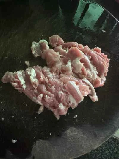 カンゾウ、キクラゲ、豚肉の炒め物の作り方：3