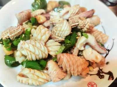 スパイシーなイカ巻き炒めのレシピ