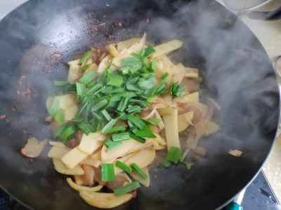 牛すじとたけのこの炒め物の作り方：6