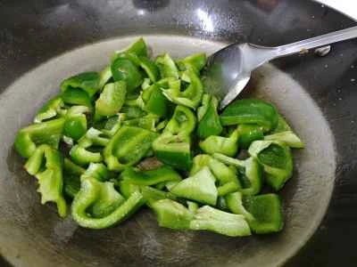 牛肉とピーマンの炒め物の作り方：4