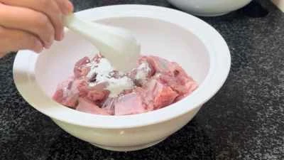 もち米入り蒸し豚スペアリブの作り方：4