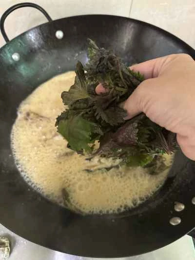 シソの葉で煮込んだ黄ナマズの作り方：7