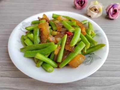 牛すじとインゲンの炒め物のレシピ