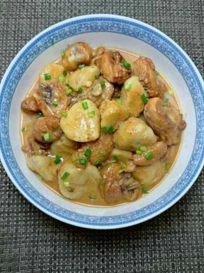 タロイモ入り鶏肉の煮込みの作り方：13