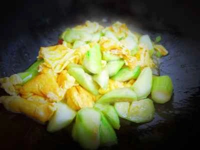 卵とヘチマの炒め物の作り方：8