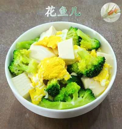 卵、ブロッコリー、豆腐のシチューのレシピ