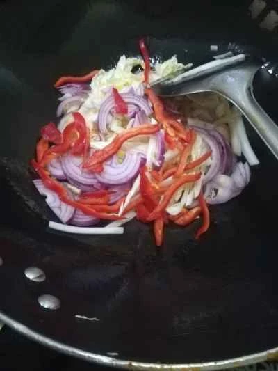 野菜炒め冷麺の作り方：8