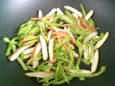 ピーマン、干し豆腐、千切り高菜の漬物炒めの作り方：5