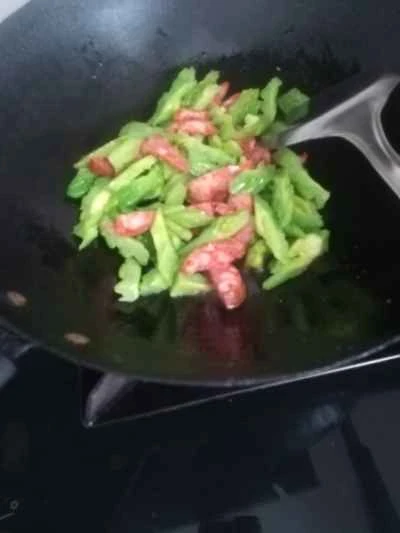ゴーヤとソーセージの炒め物の作り方：7