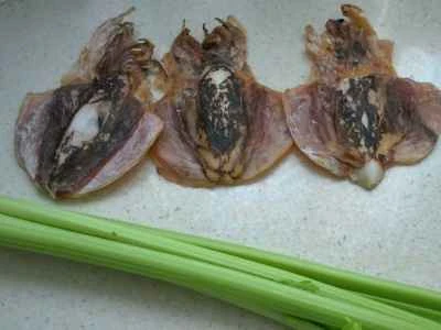 イカとセロリの炒め物の作り方：1