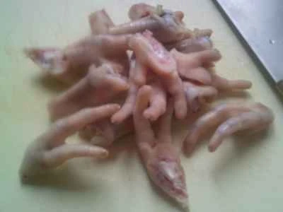 カタツムリと鶏足の炒め物の作り方：2