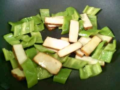 牛肉と乾燥豆腐とピーマンの炒め物の作り方：5