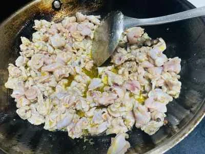 ピクルスにしたウシガエルの唐辛子漬けの作り方：8