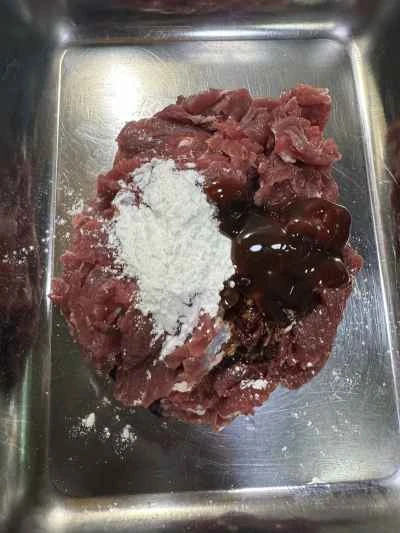 牛肉とエビのペースト鍋の作り方：3