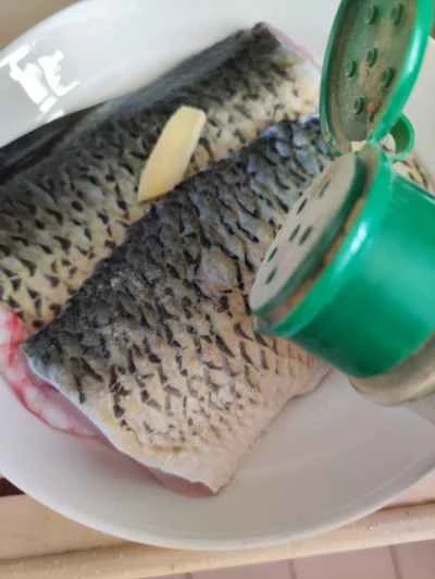 蒸しソウギョの腹身のレシピ手順：4