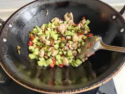 鶏肉と高菜のピクルス炒めの作り方：9