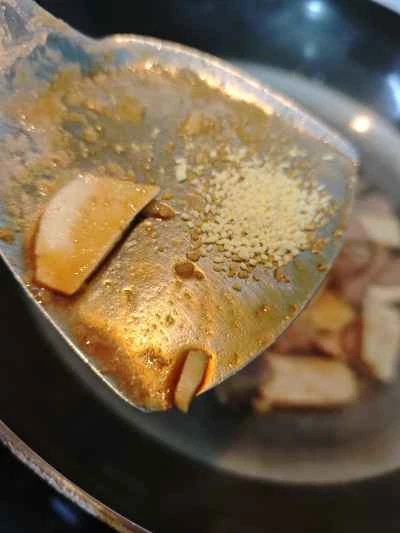 豚肉と乾燥豆腐の炒め物を作る手順：8