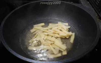 豚肉とキクラゲとネギの炒め物の作り方：4