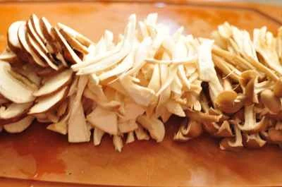 3種類のキノコの乾燥鍋の作り方：2