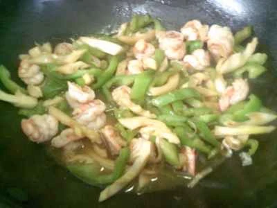 エビとたけのことピーマンの炒め物の作り方：11