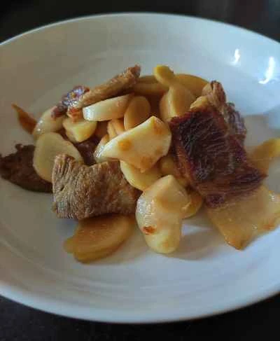 若ショウガとニンニクを使った豚肉の二度煮レシピ