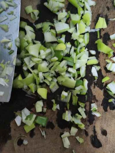 ネギ入りスクランブルエッグの作り方:3