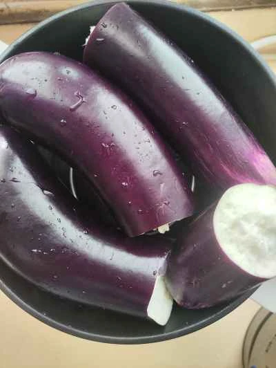 千切りナスのゴマソース和えの作り方:1